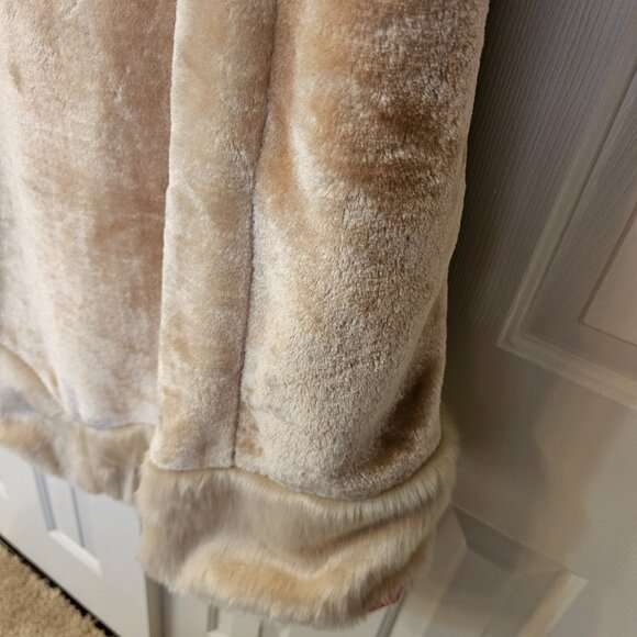 Cruella Coat - Picture 8 of 9